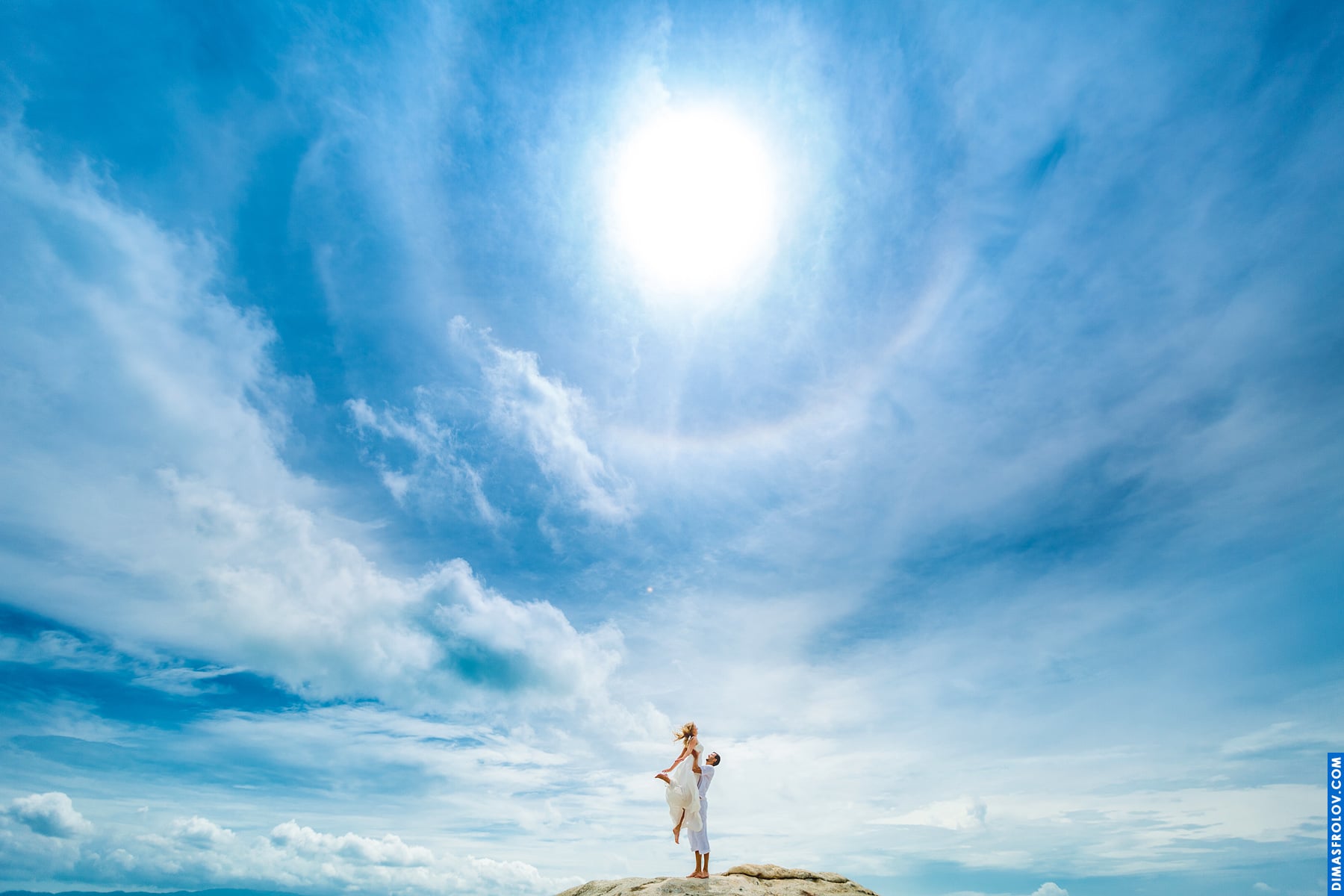 Elopement Photographer Portfolio . Favourite moments from a Lisbon-based photographer. . Photo Aleey-Tayana-094-73f6c05e15.