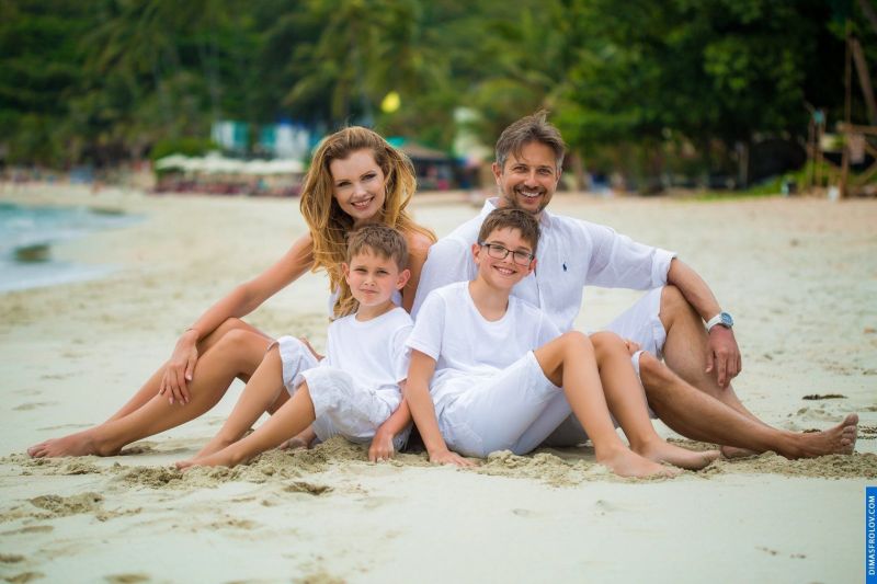 Lenka, Milan and their kids