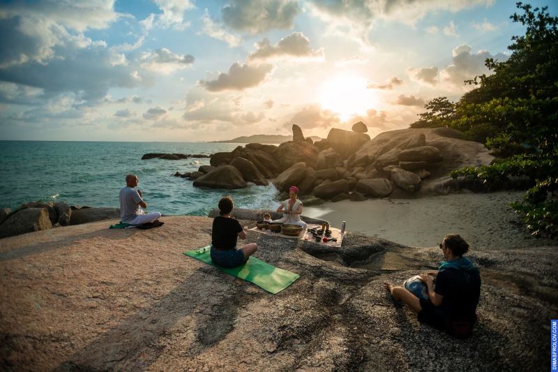 Yoga meditation with Tibetan singing bowls. Event and conference photo reports from Lisbon