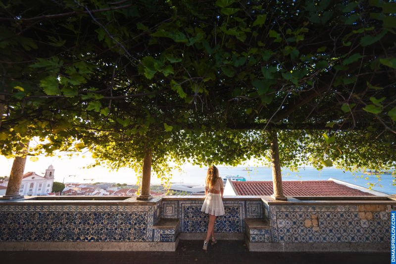 Luna. Womens portrait photo shoots in Lisbon