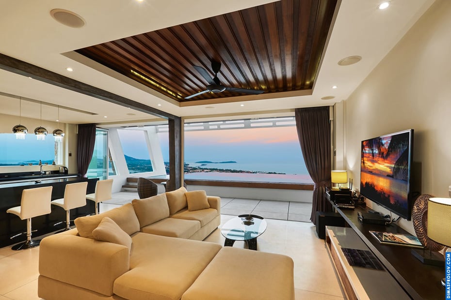 interior photo 5